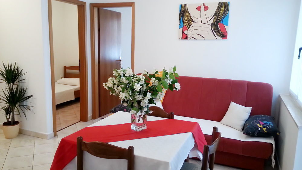 Apartments Vojin Трогір Екстер'єр фото
