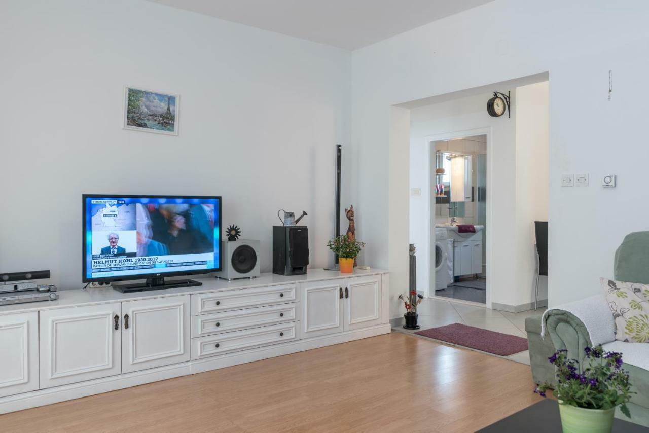 Apartments Vojin Трогір Екстер'єр фото